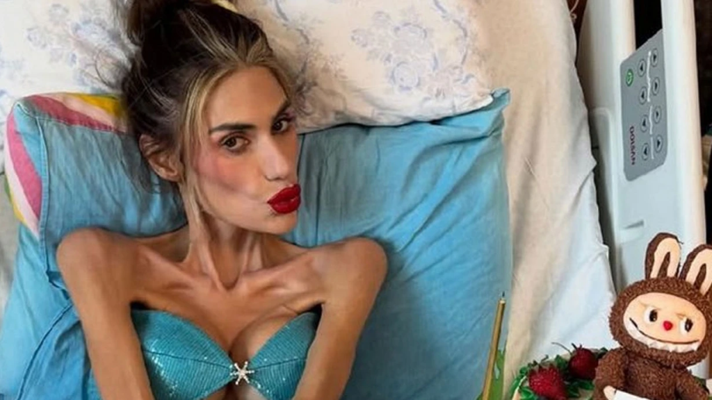 nihal candan anoreksiya'dan öldü