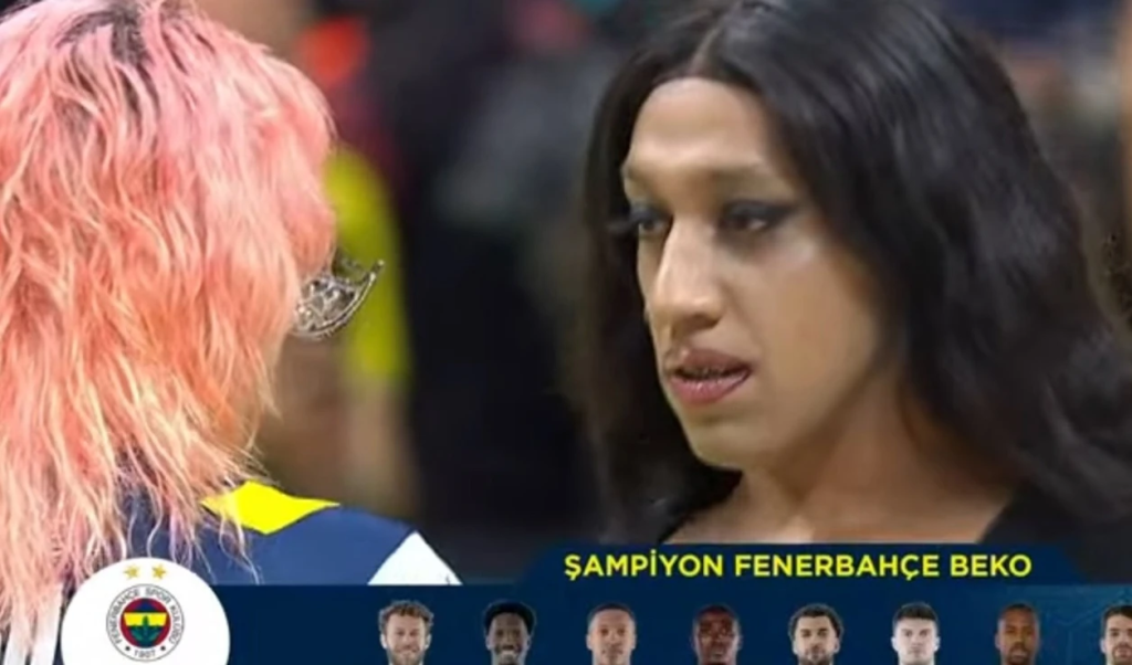 Mecnun Giasar Kimdir?