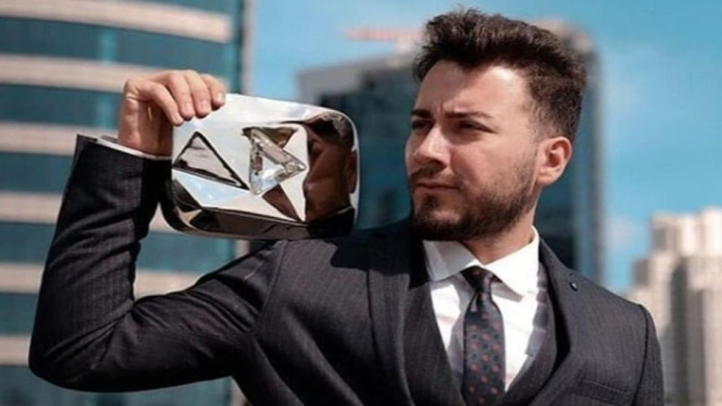 Enes Batur Kontrolden mi Çıkıyor? Ünlü YouTuber’ın Son Dönemdeki Şaşırtıcı Davranışları Gündemde 58 image 48
